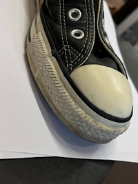 靴スニーカー汚れコンバース画像のようなつま先汚れを綺麗な白色にする方法はありま Yahoo 知恵袋