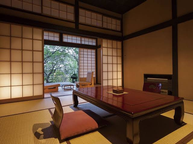 この写真の旅館を探しています。 箱根の旅館だと思うのですが、調べてもよく分からなかったのでわかる方いましたらお願い致します。