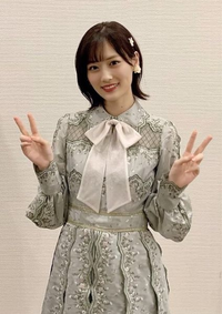 乃木坂46さんの僕は僕を好きになるで着られている山下美月さんのような Yahoo 知恵袋