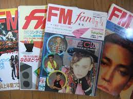 「青春のＦＭエアチェック時代」あなたにとって最適な番組を教えてください。 洋楽のヒットチャートを先取りしたかった私は NHK FM リクエストコーナーでした。 ＤＪの石田豊さんの淡々とした語り口で、その曲の資料的な話題を提供する姿勢が 好きだった。 ※FM雑誌の切り抜きを背表紙にしたカセットも懐かしい https://youtu.be/BiNV9Kex-gE