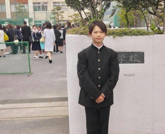 Enhypenのニキの学ラン制服これ出回ってますがほんとに学ランの学校通ってた Yahoo 知恵袋