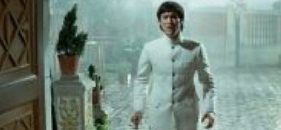 映画「ドラゴン怒りの鉄拳」の冒頭でリーの師匠の葬儀でリーは白い服を着てましたが、中国ではこの白い服は葬儀に着ても構わないのですか？