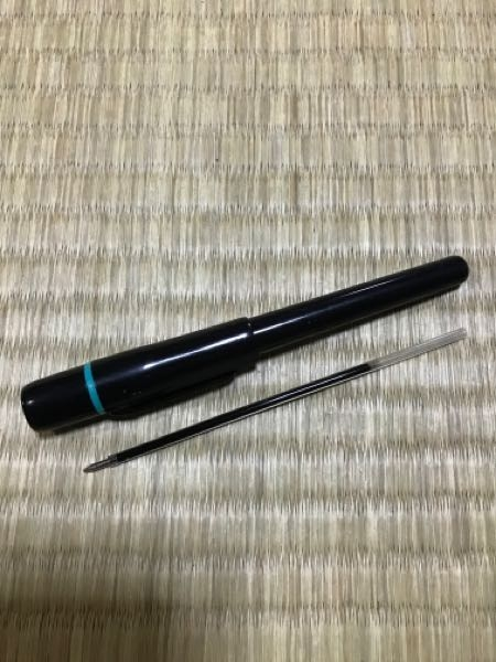 今は廃盤になっていると思いますが、以前ダイソーに売っていたボールペン付きのネームスタンプ、買った時からペンが出ないものがあり印鑑のみ使っていました。 ボールペンのインクを入れ替えたいのですが、他...