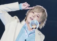 すとぷりを実際に見たことがある方に質問です この写真は実際のころんくんと顔がほ Yahoo 知恵袋