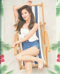 Twiceモモの腹筋を触ったり太ももに挟まれたいって思うのは自分だけだろうか Yahoo 知恵袋