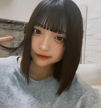YouTuberのみなみちゃんのようなぱっつり切り揃えられた前髪にしたいのですが、どう足掻いても毛先が揃いません…。どうしても毛先がばらばらになってしまいます。 みなみちゃんは自分で前髪をカットしているそうなので自分で出来ると思うのですが、どうやったらあんなにきれいに切り揃えられるんでしょうか？

画像のような前髪にしたいです、！