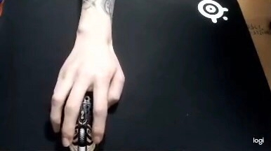 マウスの持ち方についてです 現在マウスの持ち方に悩んでいます 普通の掴み Yahoo 知恵袋