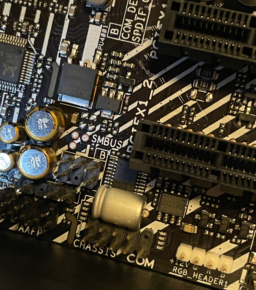 掃除中にマザーボード破損しましたこの際なのでcpuiを売 Yahoo 知恵袋