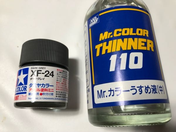 タミヤカラーのアクリル塗料をMr.カラーうすめ液で希釈したい場合