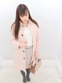 こういうピンク色のコートは何歳くらいまでなら着ても痛くないですか 