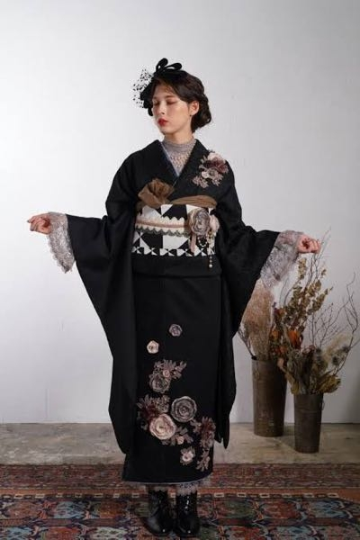 成人式のヘアーなのですが頭にこういう感じのベレー帽(？)みたいなのを 