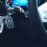 これって何の車か分かりますか 車種までは分からないけど メルセ Yahoo 知恵袋