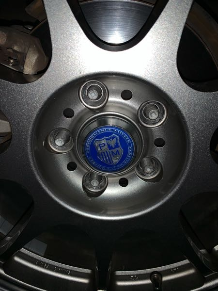 プリウス30のホイールです純正ナットが使えませんでした。どのタイプの 