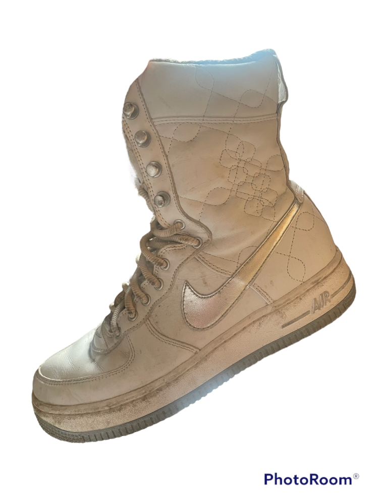 NIKEのスニーカーに詳しい方教えてください。25年前くらいにアメリカで 