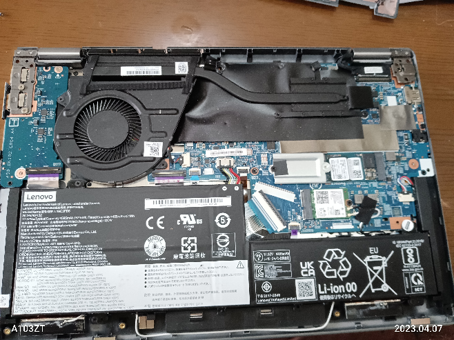 Lenovo IdeaPad Slim 170 2回しか電源入れてません。 Lenovo IdeaPad Slim 170 2回しか電源入れてません。