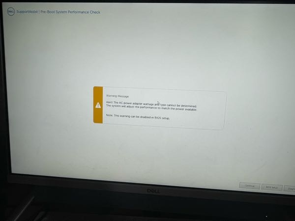 ノートパソコンの電源を入れたら画面にこのような警告がでました。英