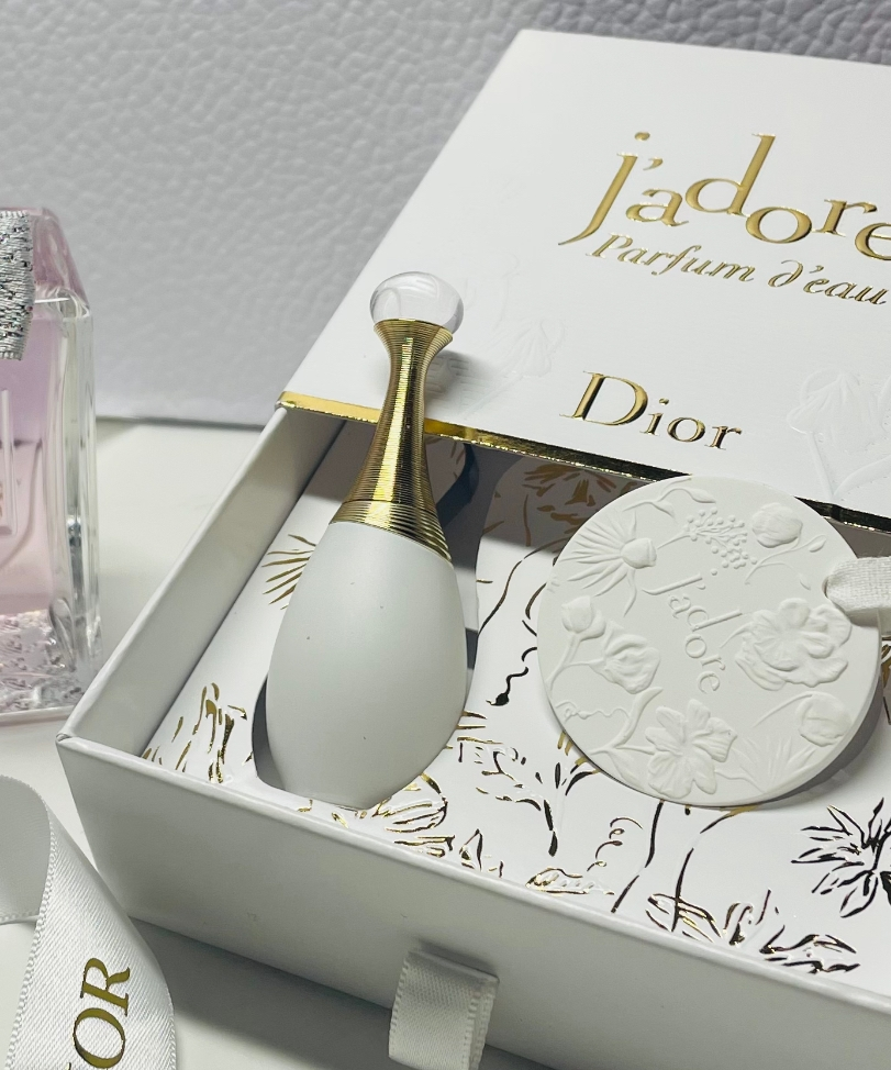 この香水(Diorシャドールパルファンドーお試し)の開け方を教えて欲