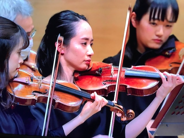 NHK交響楽団定期演奏会で見かける第一バイオリンの女性奏者「篠原... - 教えて！しごとの先生｜Yahoo!しごとカタログ