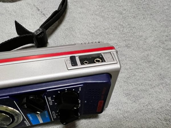 NationalRJ-480DというCBトランシーバーを使用しています