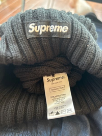 supremeのニット帽は韓国製もあるって聞きますが、僕だけじゃ分