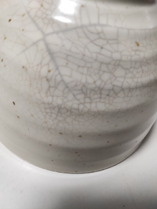 陶器のお茶碗なんですがこの状態になってしまいました。これはもうすぐ