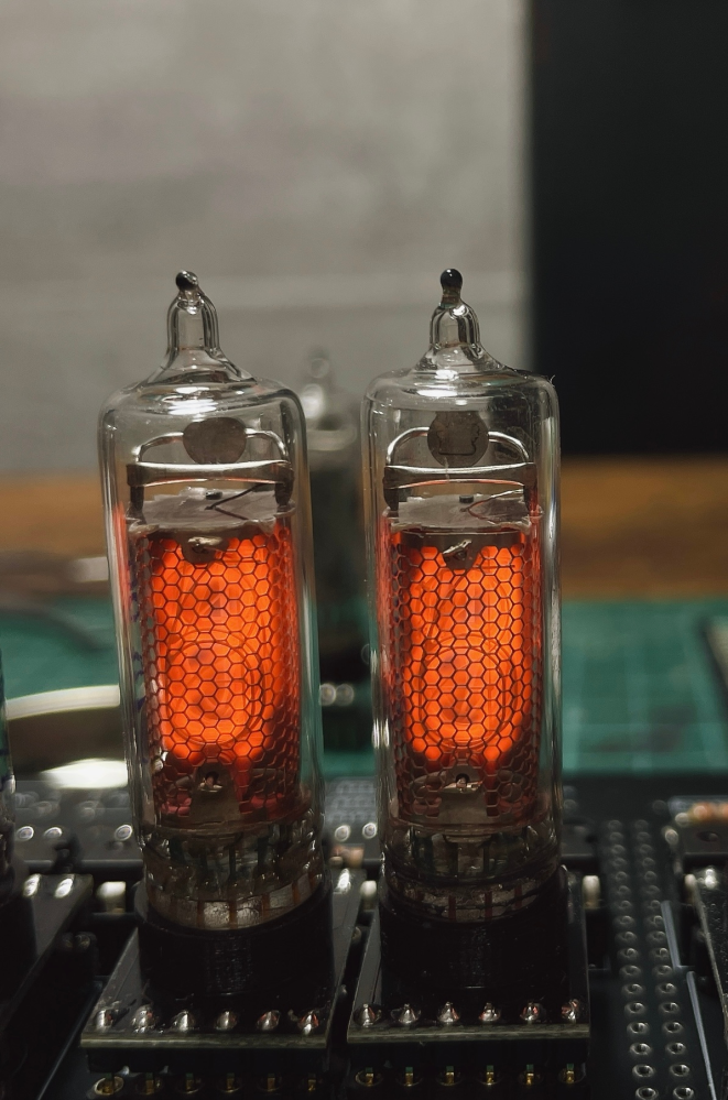 ニキシー管について、、助けてください。ニキシー管IN-16(メルカリで