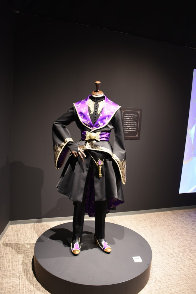ディズニー ツイステッドワンダーランド ツイステ 式典服