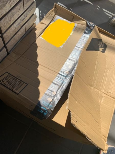 Amazon販売発送の商品について初回特典がついてるか知りたいのですが