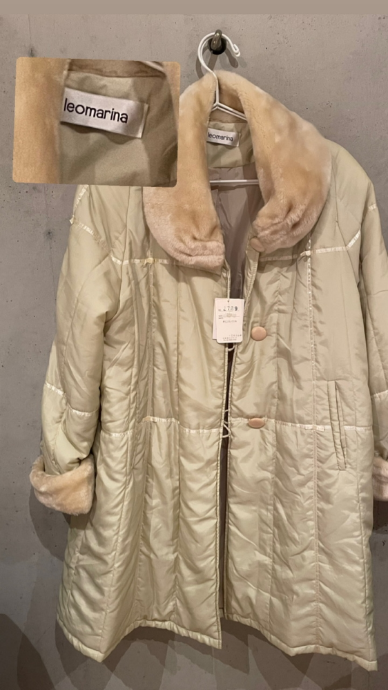 古着屋さんで購入したこちらの服、500円だったんですけど可愛い割に安 