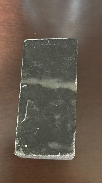 こちらなんという名前の石なのか分かりません。 分かる方教えて頂きたいです。