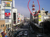 マチナカでときどき見かけるのですが、（赤線で囲んである）コレはナニ？
ちなみに場所は神奈川県横〇賀市の市街地です。


36歳の質問ですが非常識と思われたらすみません。 真面目に回答してくれるかたのみよろしくお願いします。