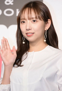 渋谷に新内眞衣のカレンダーお渡し会
山手線外回り運休中で混雑
乃木坂の中では、綺麗なお姉さんって感じで
緊張して、余り話せ無かった気がする
何回かあったが1回しか当選しませんでした。 新内眞衣って綺麗ですよね？