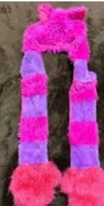 今度友達とディズニーに行きます。このチェシャ猫のマフラーキャップを