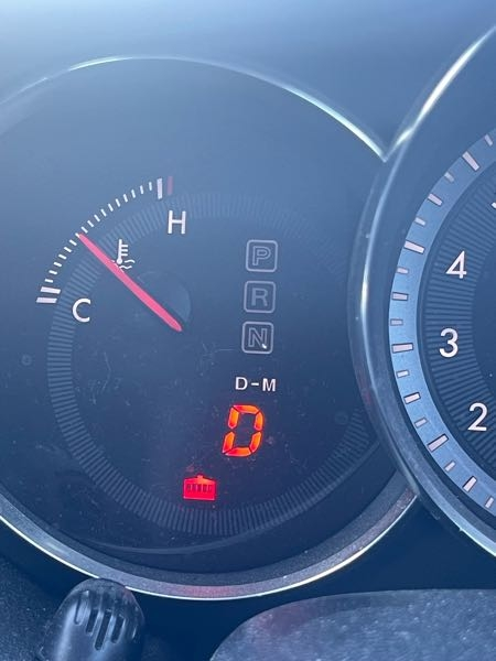 RX-8のエンジンかけたら冠見たいなマークが付くのですがこれってなんですか？詳しい方いましたらぜひ教えてほしいですm(__)m
