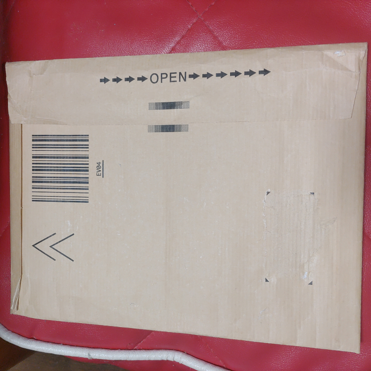 この紙袋は定形外郵便で再利用できますか？ バーコードみたいなのがありますが、