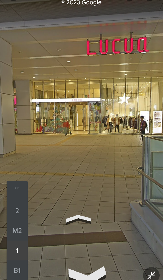 大阪駅、画像のルクア出入り口付近、一番近い喫煙所を教えてください。 飲食店以外で喫煙のみ。