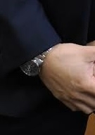 腕時計マニアの人 この腕時計はどのメーカーかわかりますか