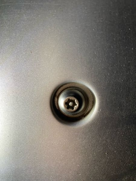 原付zxなのですが、こちら開けるための工具がわかりません、なんていう工具ですか？ よろしくお願いします