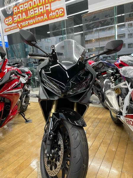 CBR650RとZX6Rはどちらが速いですか？