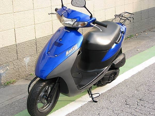 このレッツ2に付いているリアキャリアが欲しいのですが、どの商品なのか詳しい方教えてください。