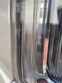 テールランプにひびが入りました。写真のような小さいひびでも車検通り  