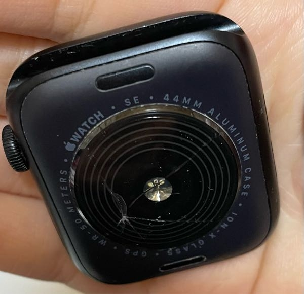 Applewatchの背面にヒビ割れがあるのですが買い取ってくれるところは