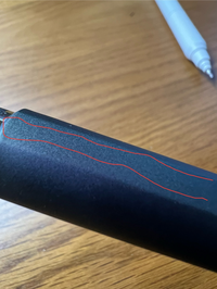 クルトガダイブオーロラパープルのここの部分に線があるのですが