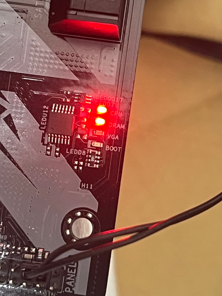 自作PCの電源が入りません！初めて自作PCを組みましたが完成しても全く