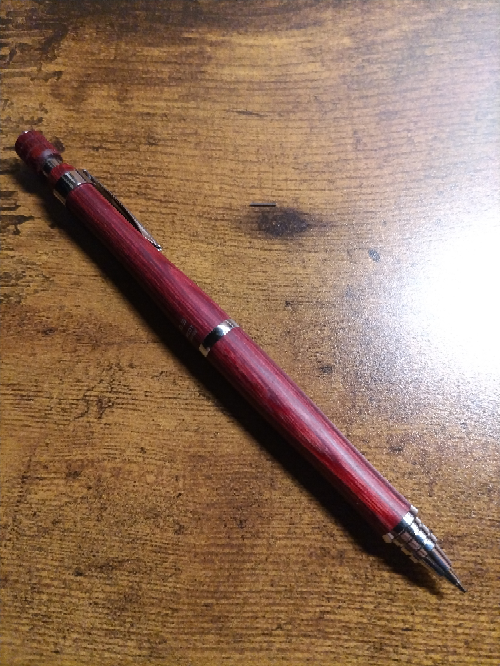 至急s30が壊れたかもしれませんシャー芯を入れたらさきっぽの部分から