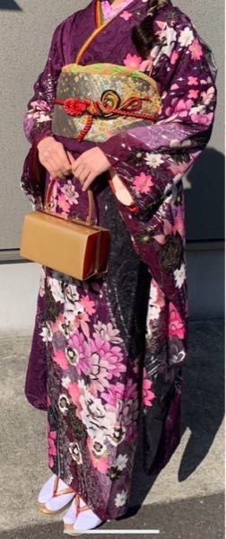 この紫の振袖に合う袋帯、半襟、帯締め、重ね衿、バック、草履、髪飾り 