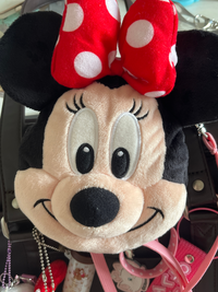スクバにディズニーのミニーちゃんパスケースってどうやって スクバにディズニーのミニーちゃんパスケースってどうやって