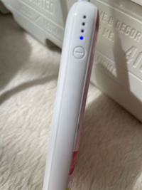 質問です。モバイルバッテリーの充電で青く点滅しているのですがこれは 