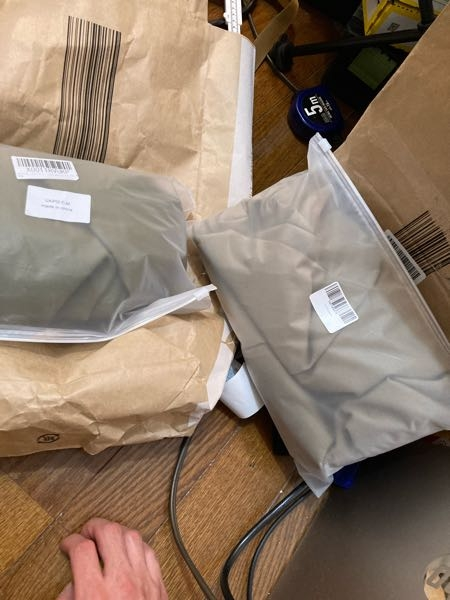 2サイズ買って合わなかった方を返品ってあり？ - 私は（特に靴）23