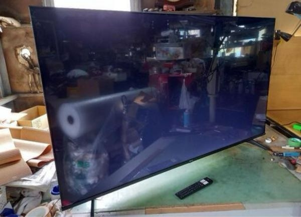 ハイセンス液晶テレビ2022年65インチなのですが購入して車で運んできて 